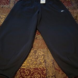Nike Sportswear Terry Lined Oversized Baggy Tapered Ankle Sweatpant.